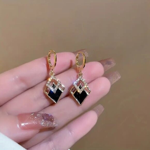 Exquisite Black and Gold Earrings with Accents - Picture 6 of 6